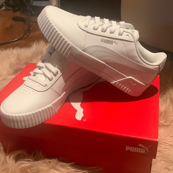Puma white sneakers size 6 - Picture 1 of 7